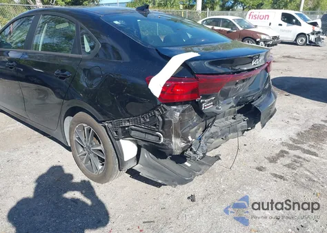 2024 Kia Forte Lxs z USA, uszkodzony, nr VIN 3KPF24AD4RE735808